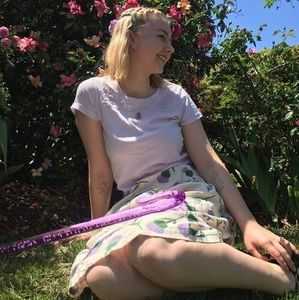 Meet your Posher, Larissa